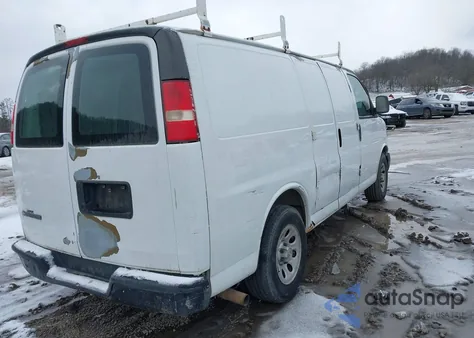 2009 Chevrolet Express 1500 Work Van z USA, uszkodzony, nr VIN 1GCFG15X591147262